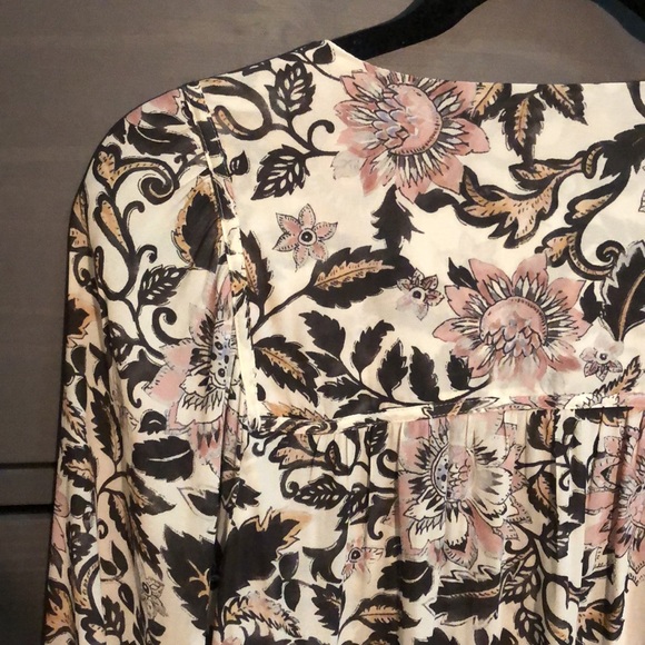 💐🌹🌷Muted/distressed floral LOFT blouse size XS - Picture 8 of 15